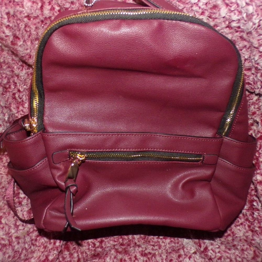 Clark's backpack handbag burgundy outside pockets